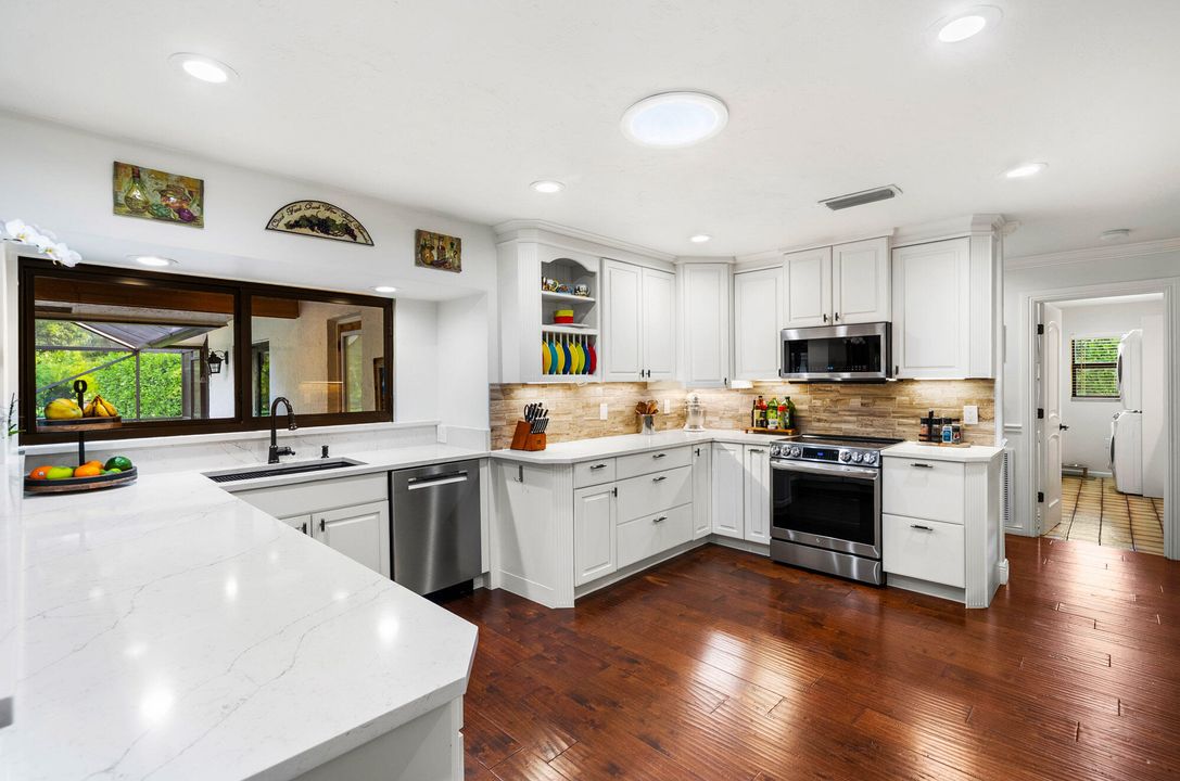 For Sale: $2,200,000 (6 beds, 5 baths, 3965 Square Feet)