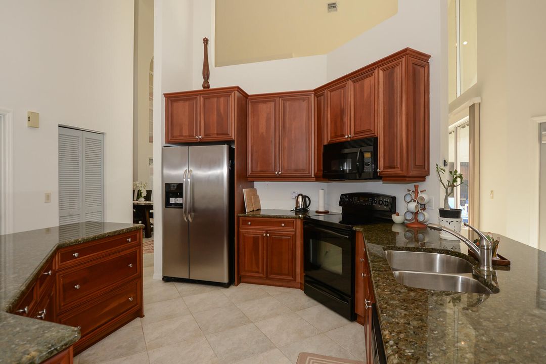 待售: $599,000 (4 贝兹, 3 浴室, 2904 平方英尺)