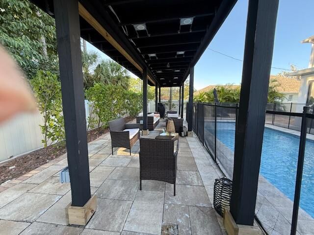 На продажу: $750,000 (4 спален, 3 ванн, 3212 Квадратных фут)