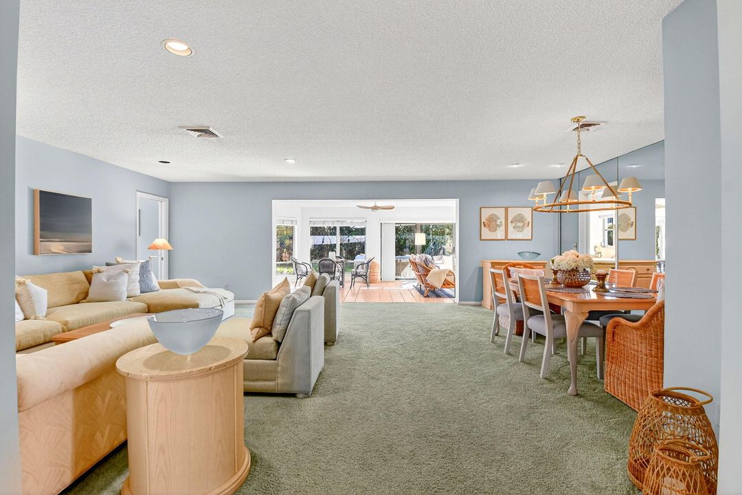 待售: $550,000 (3 贝兹, 2 浴室, 2070 平方英尺)