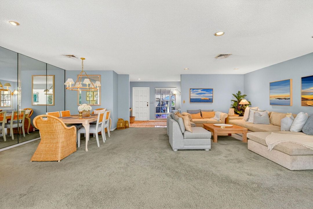 待售: $550,000 (3 贝兹, 2 浴室, 2070 平方英尺)