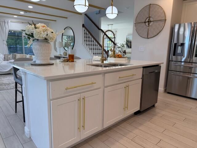 На продажу: $750,000 (4 спален, 3 ванн, 3212 Квадратных фут)