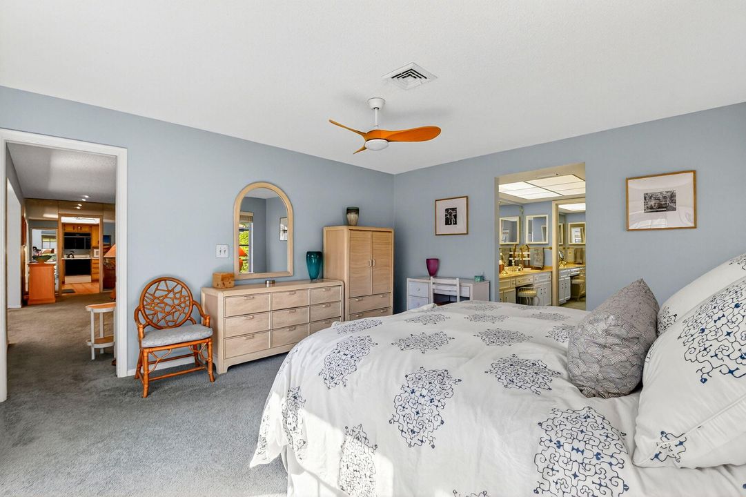 待售: $550,000 (3 贝兹, 2 浴室, 2070 平方英尺)