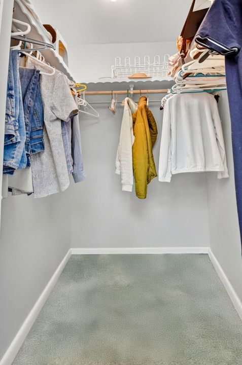 待售: $550,000 (3 贝兹, 2 浴室, 2070 平方英尺)