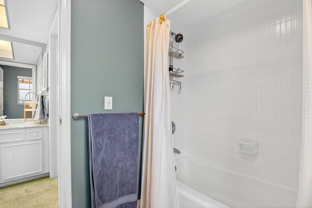 待售: $550,000 (3 贝兹, 2 浴室, 2070 平方英尺)