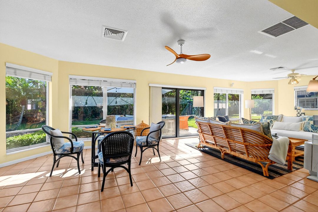 待售: $550,000 (3 贝兹, 2 浴室, 2070 平方英尺)