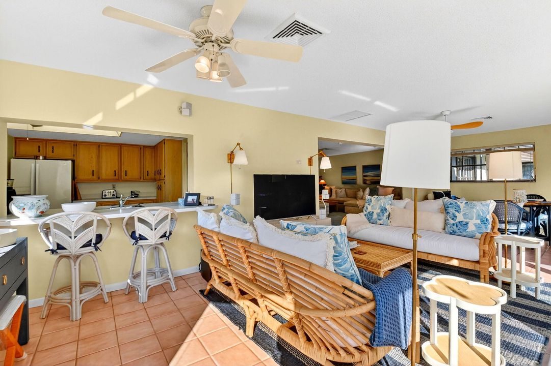 待售: $550,000 (3 贝兹, 2 浴室, 2070 平方英尺)