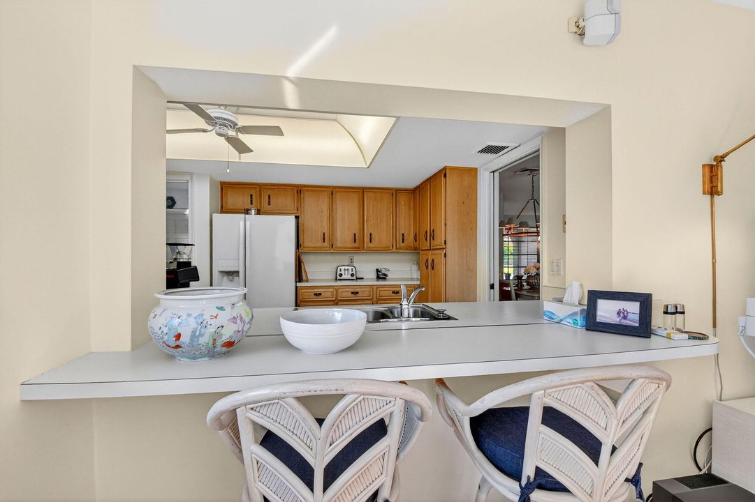 待售: $550,000 (3 贝兹, 2 浴室, 2070 平方英尺)