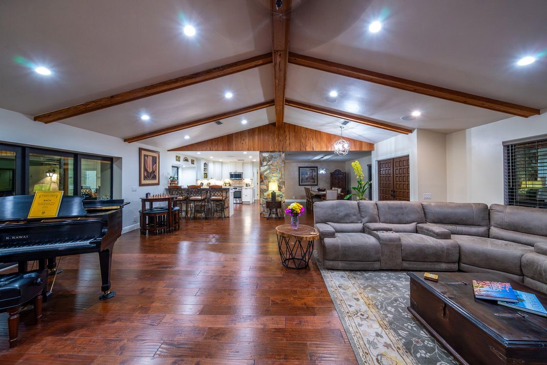 For Sale: $2,200,000 (6 beds, 5 baths, 3965 Square Feet)