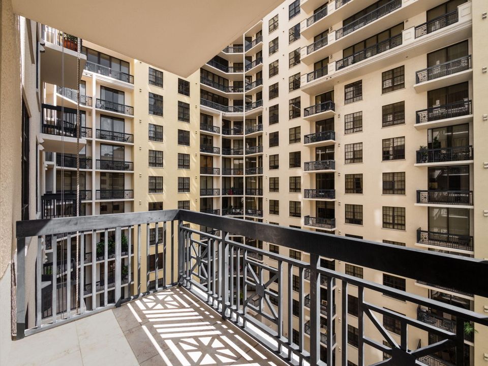 На продажу: $775,000 (2 спален, 2 ванн, 1170 Квадратных фут)