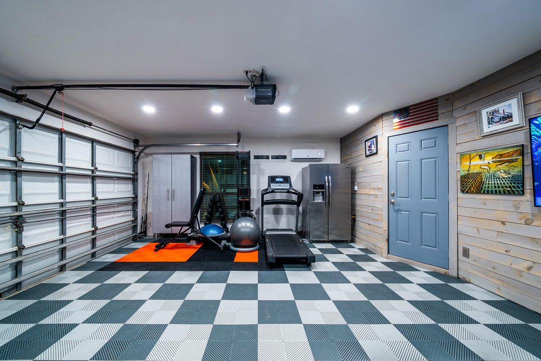 For Sale: $2,200,000 (6 beds, 5 baths, 3965 Square Feet)