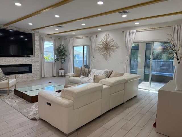 На продажу: $750,000 (4 спален, 3 ванн, 3212 Квадратных фут)