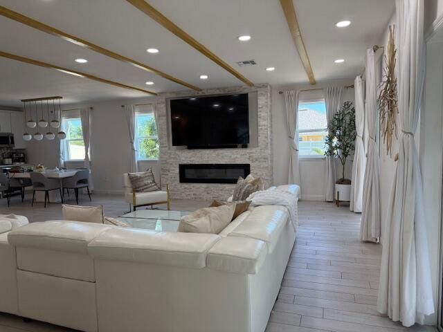 На продажу: $750,000 (4 спален, 3 ванн, 3212 Квадратных фут)