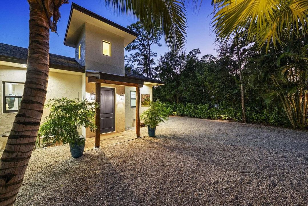 For Sale: $2,200,000 (6 beds, 5 baths, 3965 Square Feet)