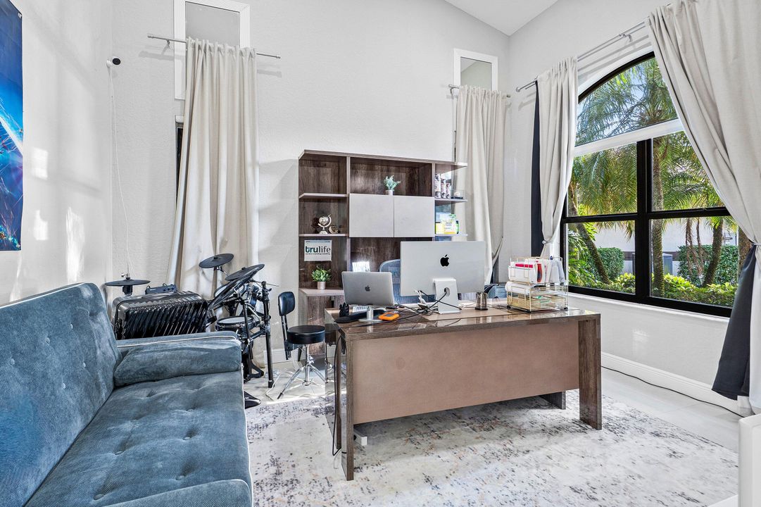 На продажу: $1,399,000 (4 спален, 3 ванн, 3281 Квадратных фут)