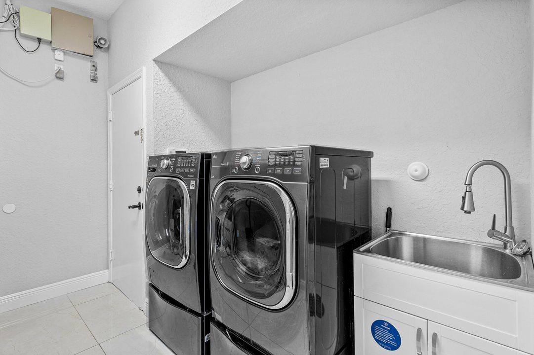 На продажу: $1,399,000 (4 спален, 3 ванн, 3281 Квадратных фут)