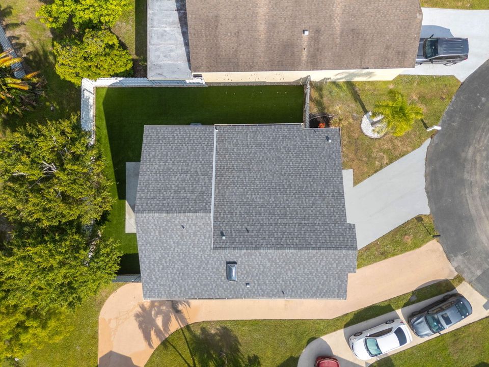 For Sale: $549,900 (3 beds, 2 baths, 1962 Square Feet)