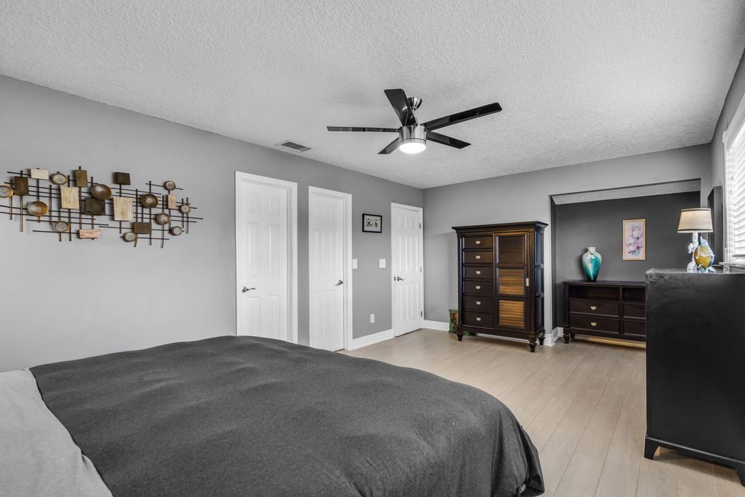 For Sale: $549,900 (3 beds, 2 baths, 1962 Square Feet)