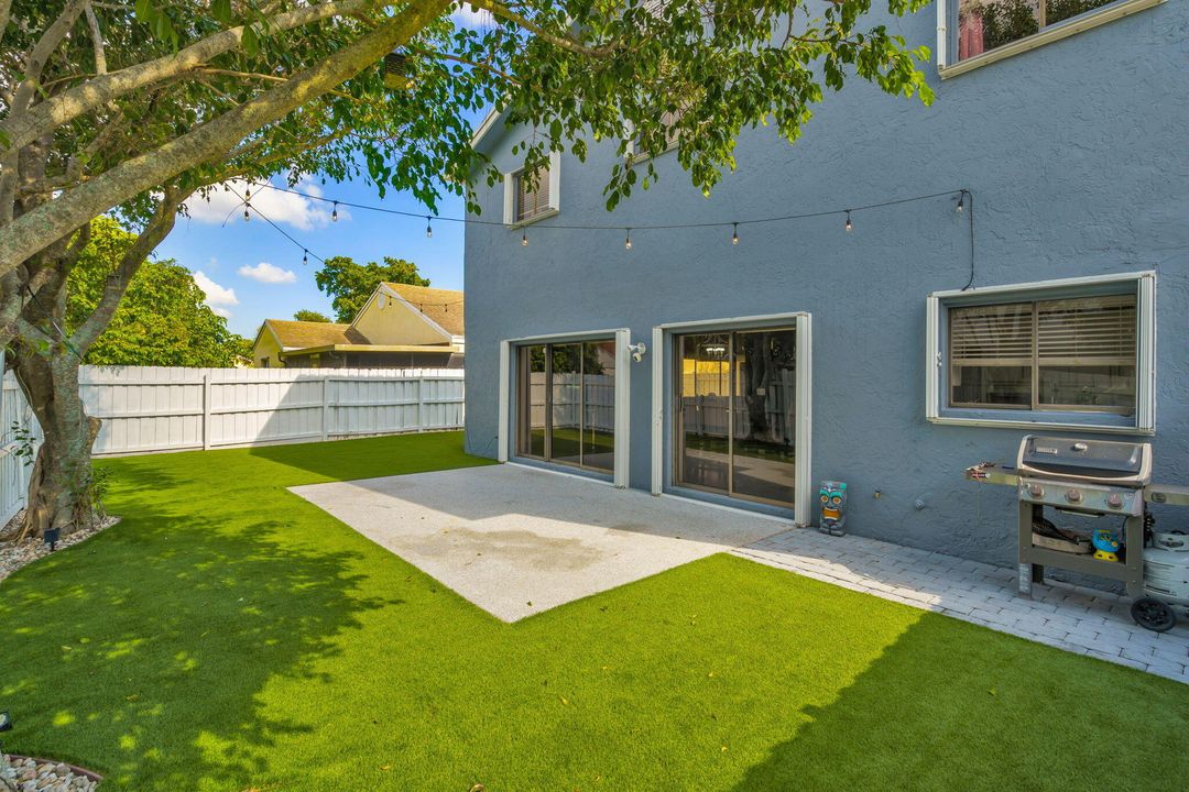 For Sale: $549,900 (3 beds, 2 baths, 1962 Square Feet)