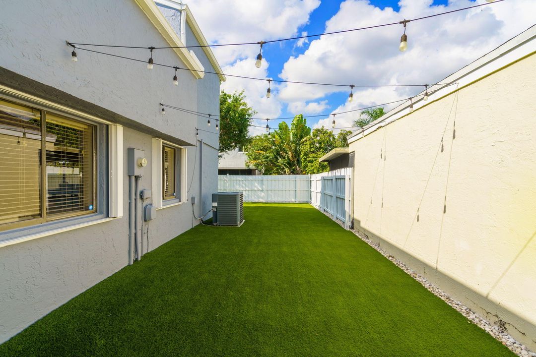 For Sale: $549,900 (3 beds, 2 baths, 1962 Square Feet)