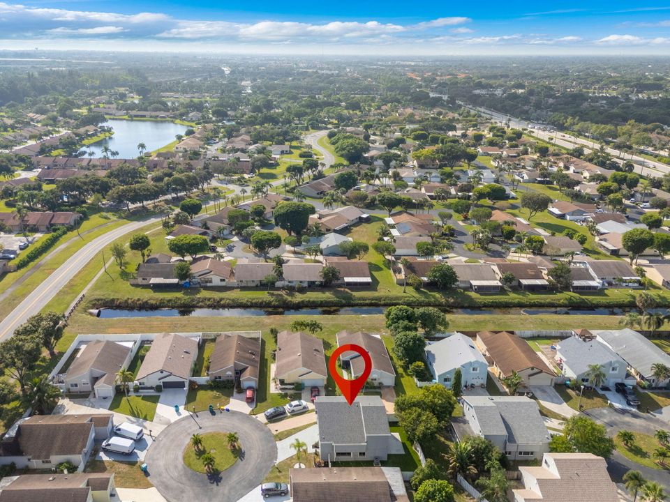 For Sale: $549,900 (3 beds, 2 baths, 1962 Square Feet)