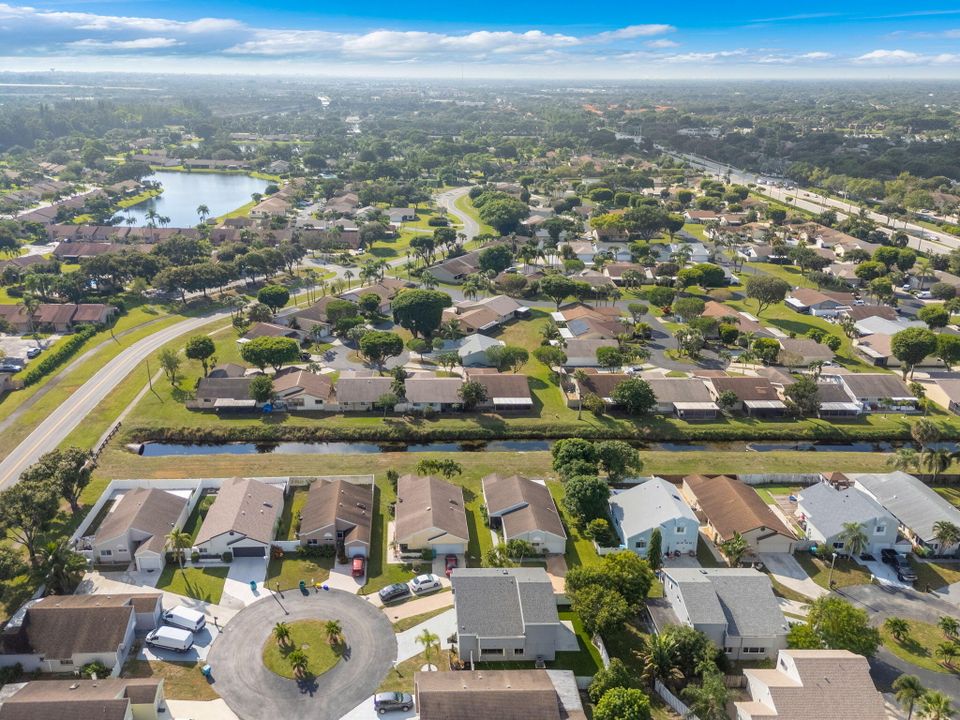 For Sale: $549,900 (3 beds, 2 baths, 1962 Square Feet)