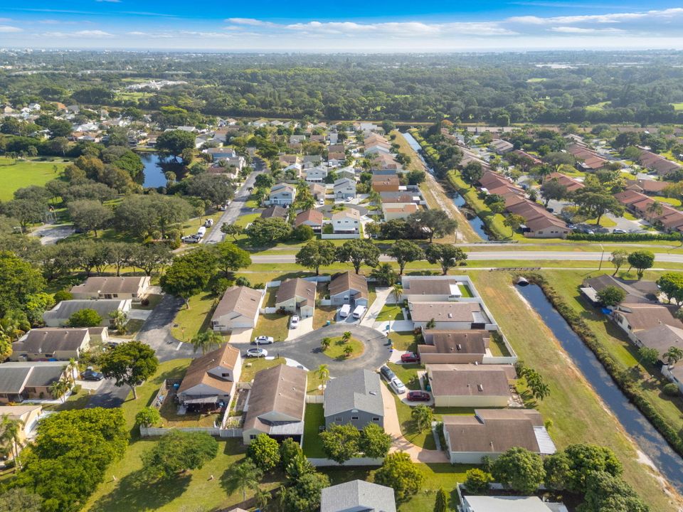 For Sale: $549,900 (3 beds, 2 baths, 1962 Square Feet)