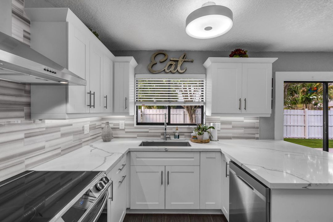 For Sale: $549,900 (3 beds, 2 baths, 1962 Square Feet)