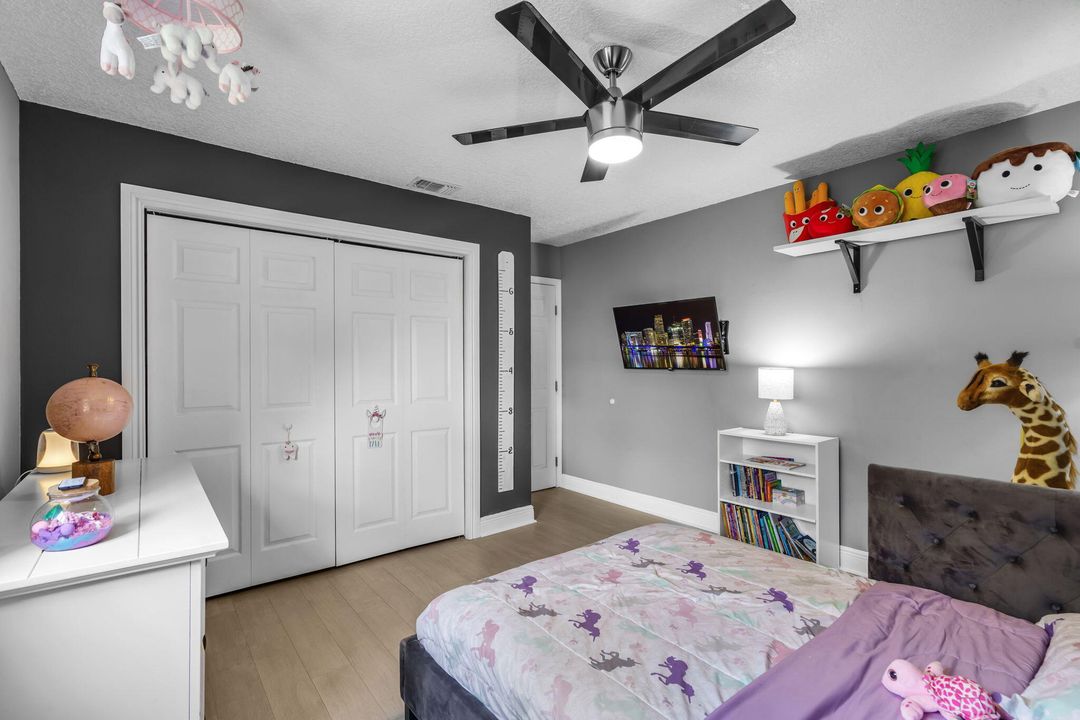 For Sale: $549,900 (3 beds, 2 baths, 1962 Square Feet)