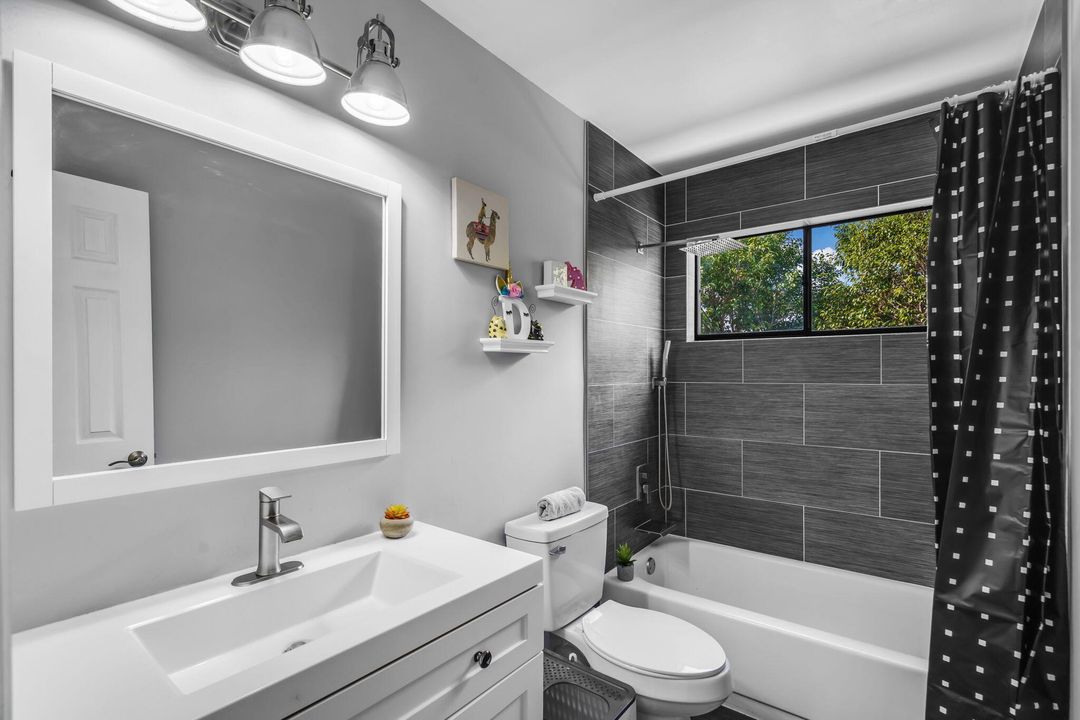 For Sale: $549,900 (3 beds, 2 baths, 1962 Square Feet)