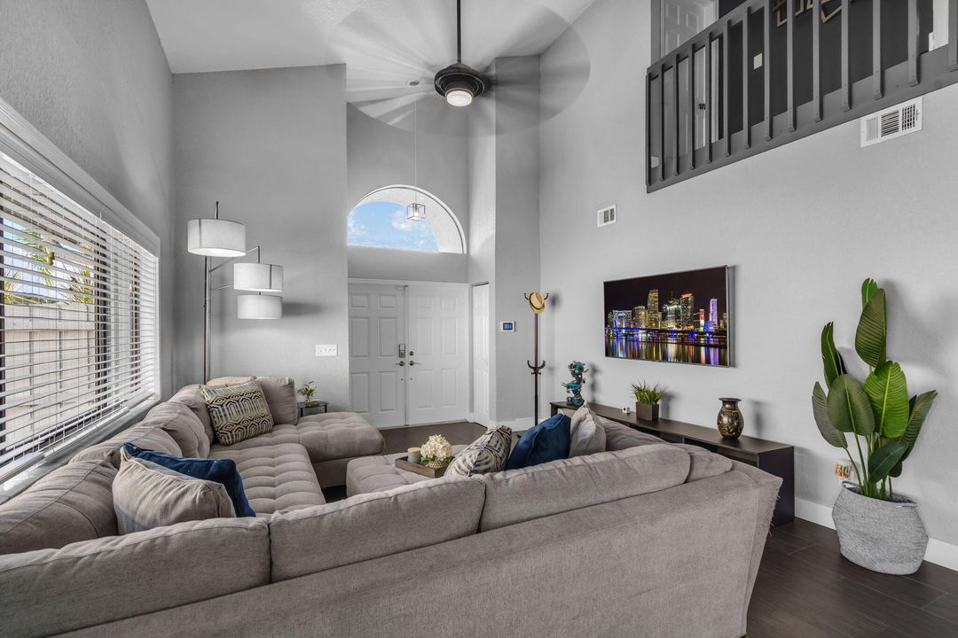 For Sale: $549,900 (3 beds, 2 baths, 1962 Square Feet)