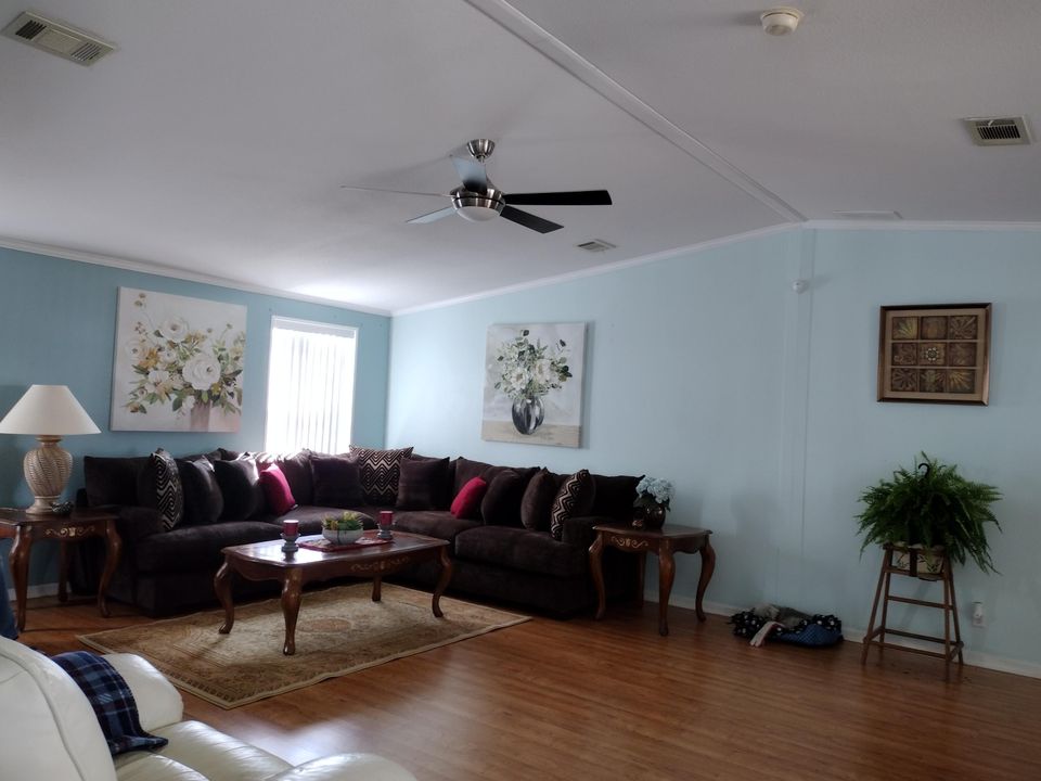 For Sale: $120,000 (3 beds, 2 baths, 1547 Square Feet)