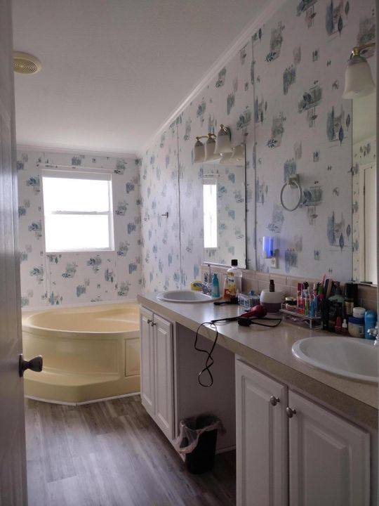 For Sale: $120,000 (3 beds, 2 baths, 1547 Square Feet)