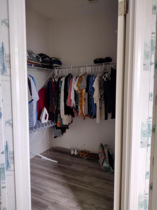 For Sale: $120,000 (3 beds, 2 baths, 1547 Square Feet)