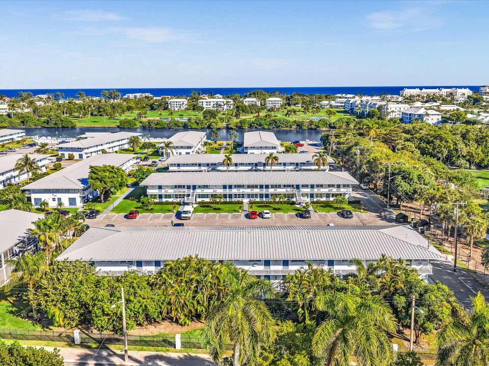 For Sale: $119,000 (1 beds, 1 baths, 574 Square Feet)