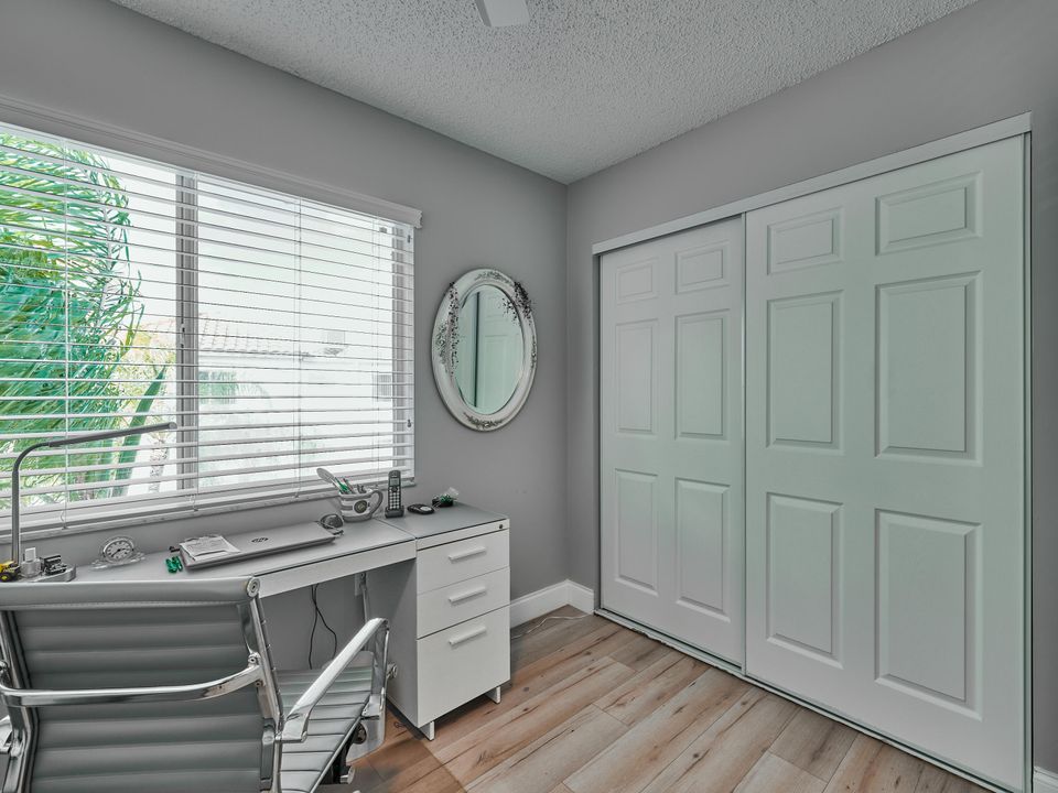 待售: $330,000 (2 贝兹, 2 浴室, 1460 平方英尺)