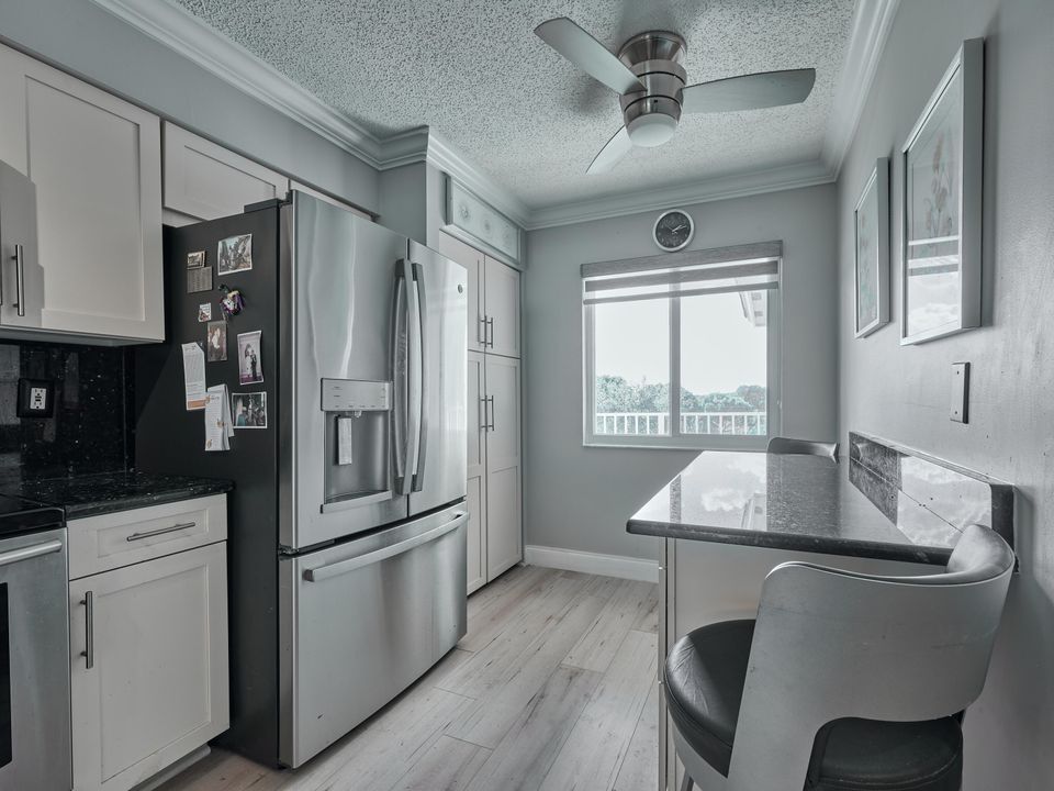 待售: $330,000 (2 贝兹, 2 浴室, 1460 平方英尺)