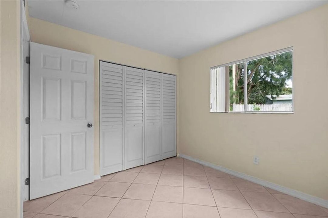 Active With Contract: $369,000 (4 beds, 2 baths, 1168 Square Feet)
