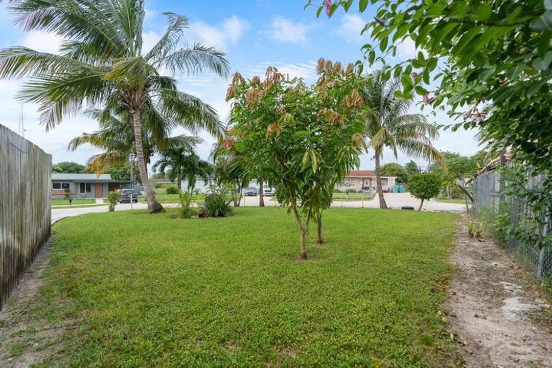 Active With Contract: $369,000 (4 beds, 2 baths, 1168 Square Feet)