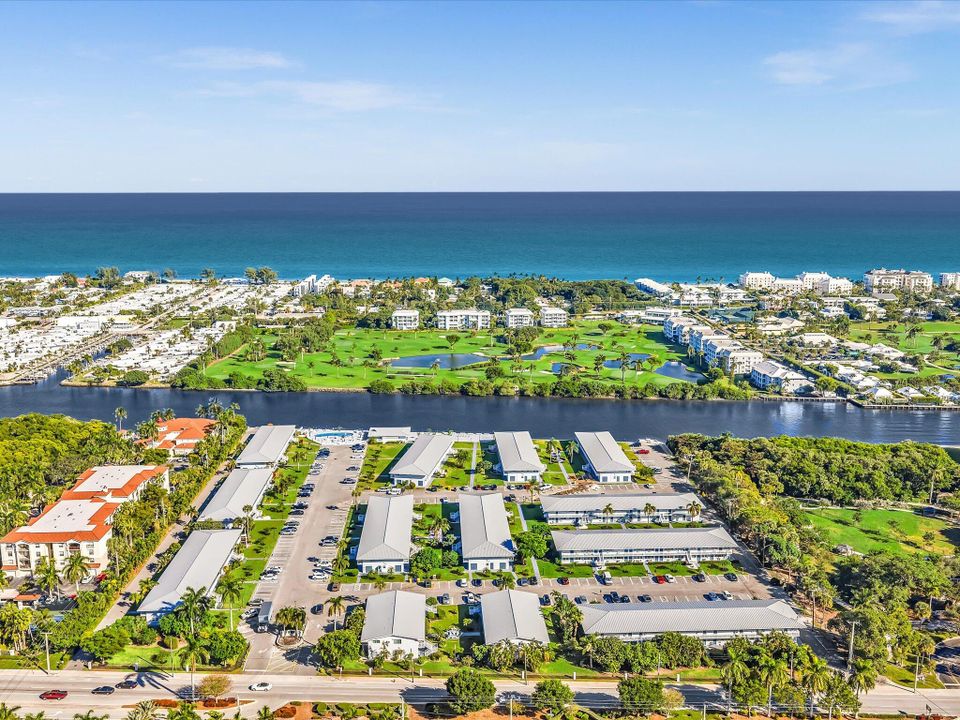 For Sale: $119,000 (1 beds, 1 baths, 574 Square Feet)