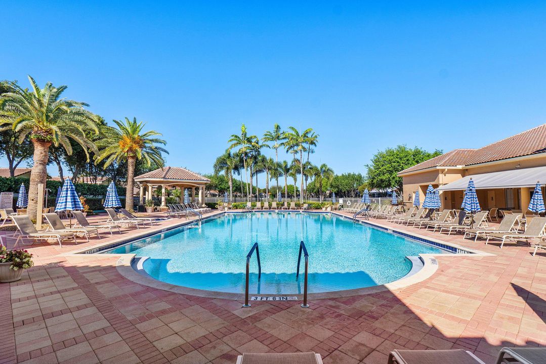 For Sale: $549,000 (4 beds, 2 baths, 2319 Square Feet)