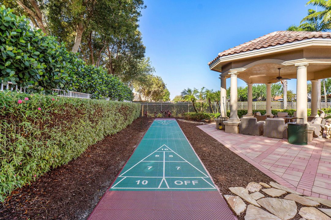 For Sale: $549,000 (4 beds, 2 baths, 2319 Square Feet)