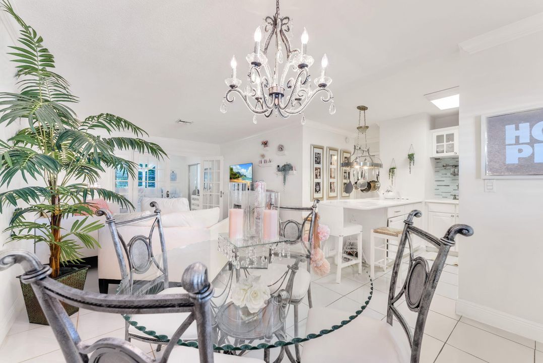 For Sale: $187,000 (1 beds, 1 baths, 820 Square Feet)