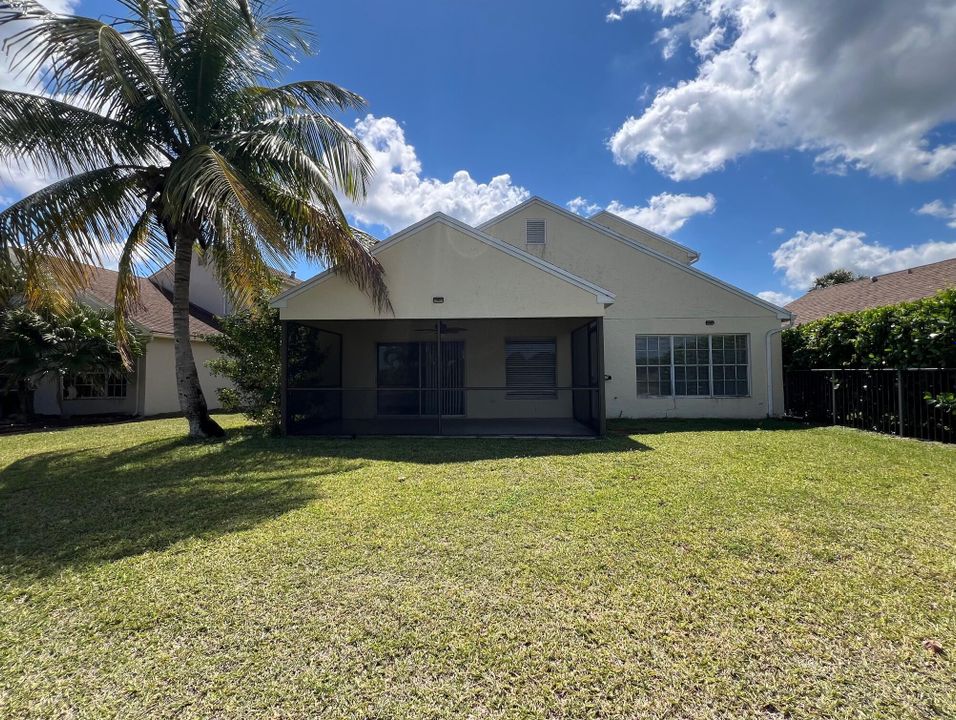 For Rent: $4,600 (4 beds, 2 baths, 2001 Square Feet)