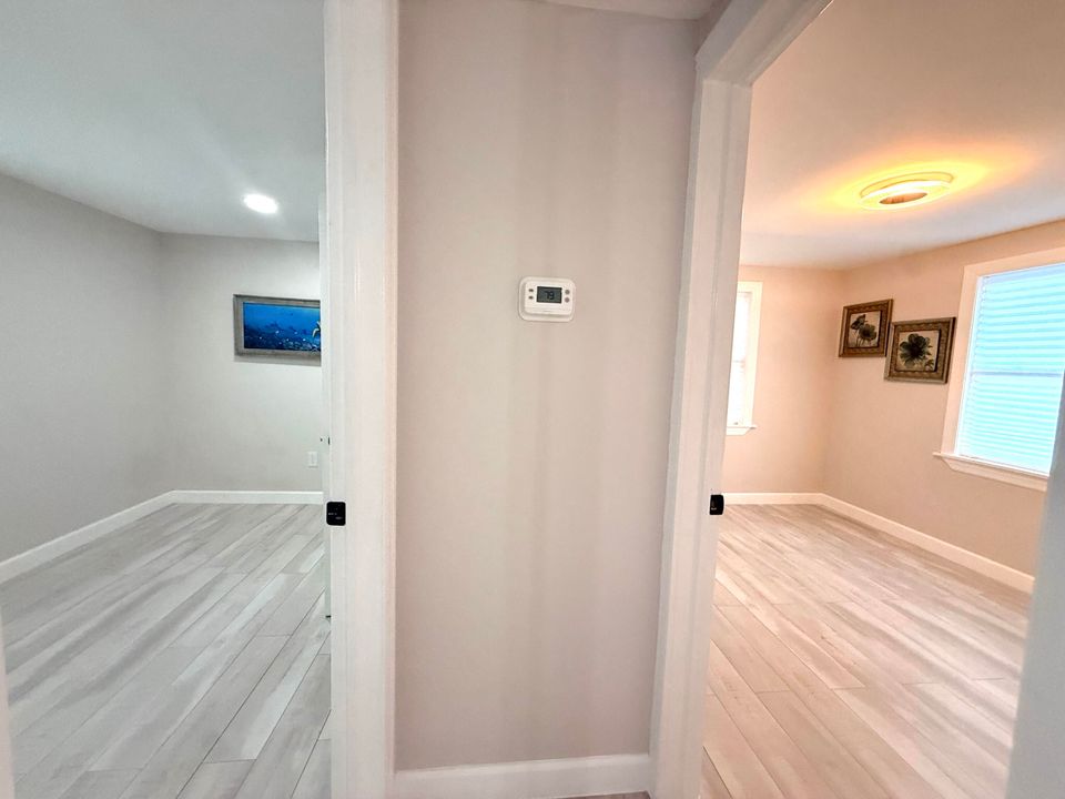 На продажу: $349,999 (3 спален, 1 ванн, 716 Квадратных фут)