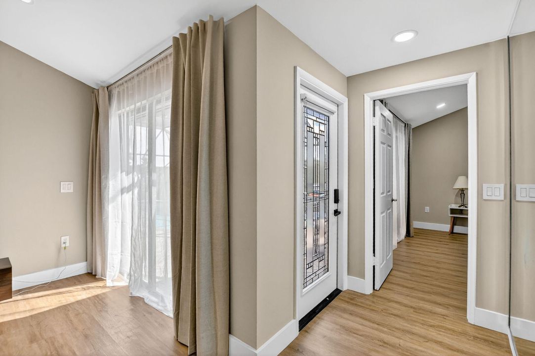 For Sale: $525,000 (3 beds, 3 baths, 1325 Square Feet)