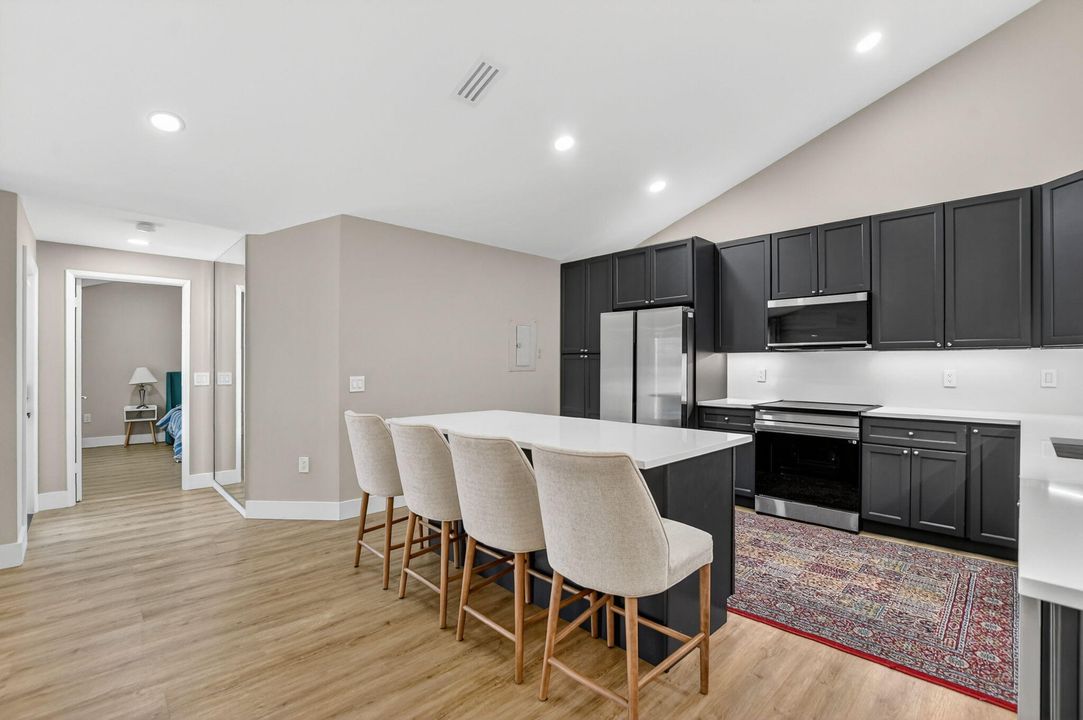 For Sale: $525,000 (3 beds, 3 baths, 1325 Square Feet)