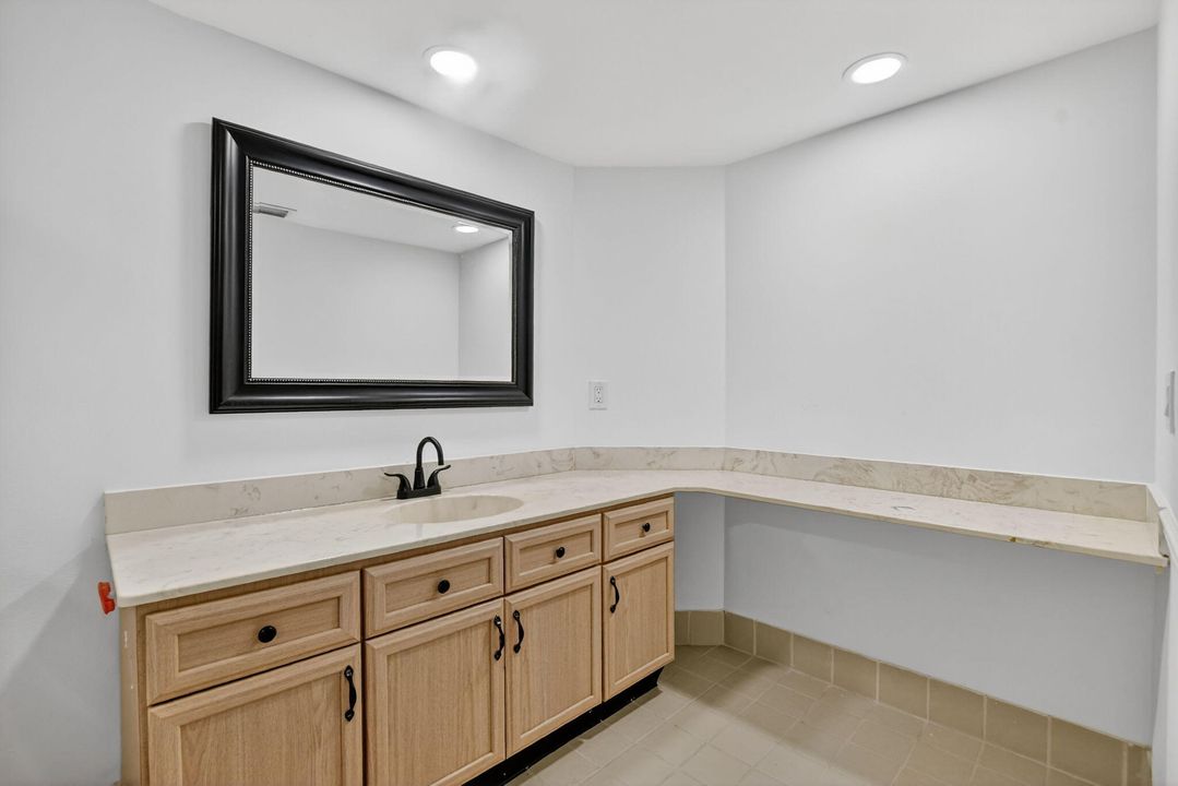 For Sale: $525,000 (3 beds, 3 baths, 1325 Square Feet)