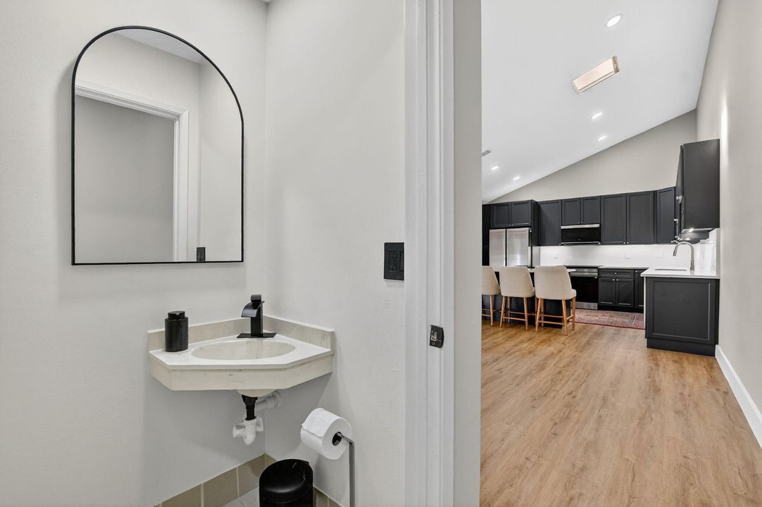 For Sale: $525,000 (3 beds, 3 baths, 1325 Square Feet)