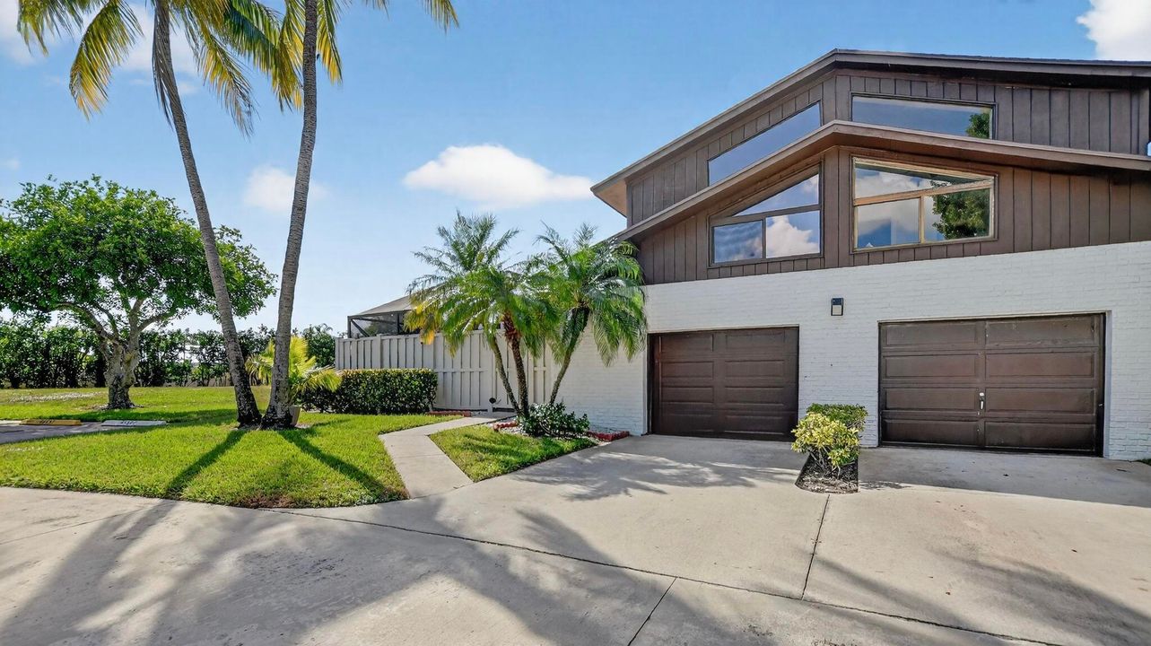 For Sale: $525,000 (3 beds, 3 baths, 1325 Square Feet)